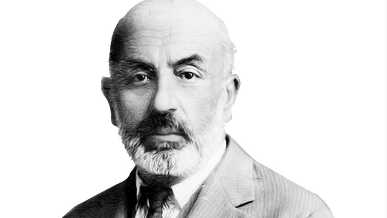 Mehmet Akif tam bir şiir işçisidir