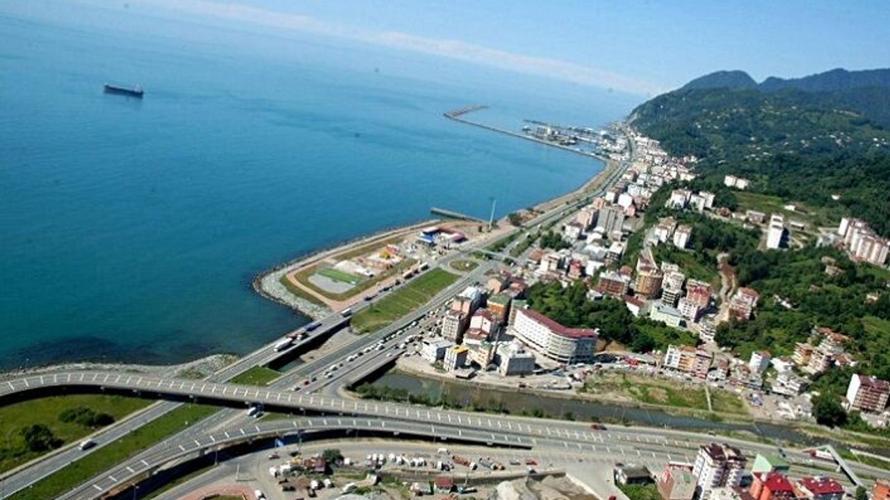 Hopa-Hatay arasında hem deruna hem zahire uzanan yollar