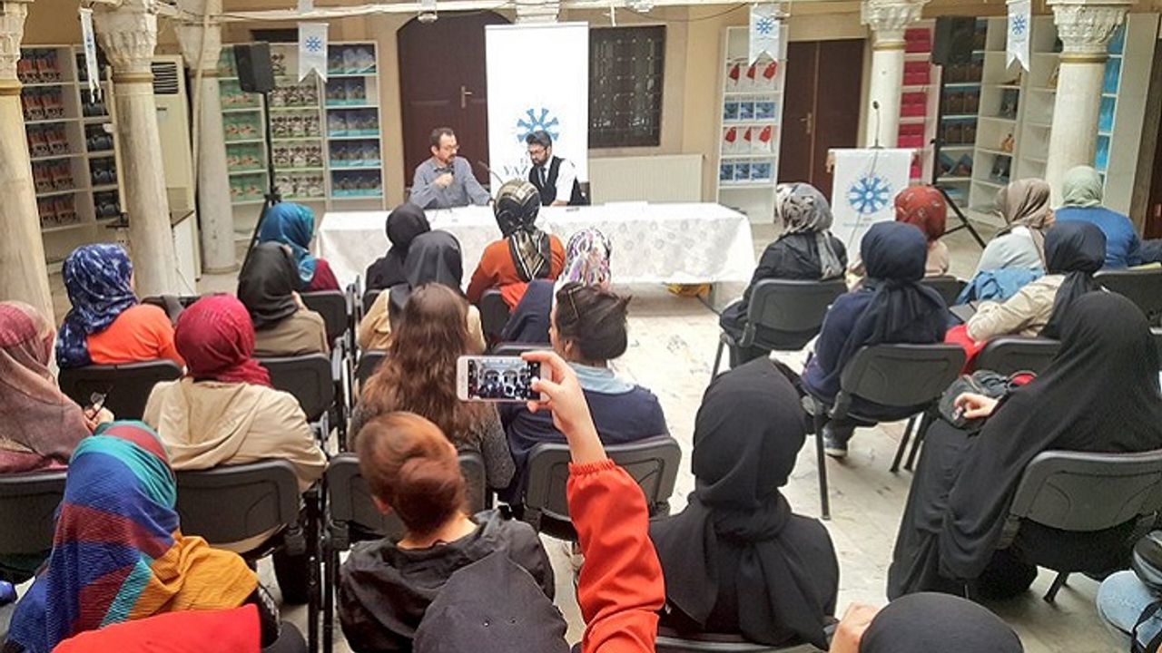İlk Kitaplar İlk Heyecanlar Programı’nda yeni kitap ve yazarı ağırlandı