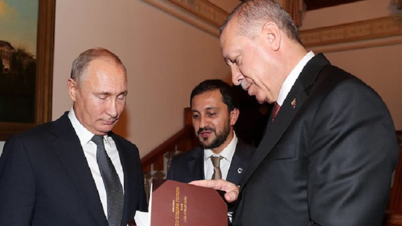 Cumhurbaşkanı Erdoğan Putin'e Alev Alatlı’nın kitaplarını hediye etti