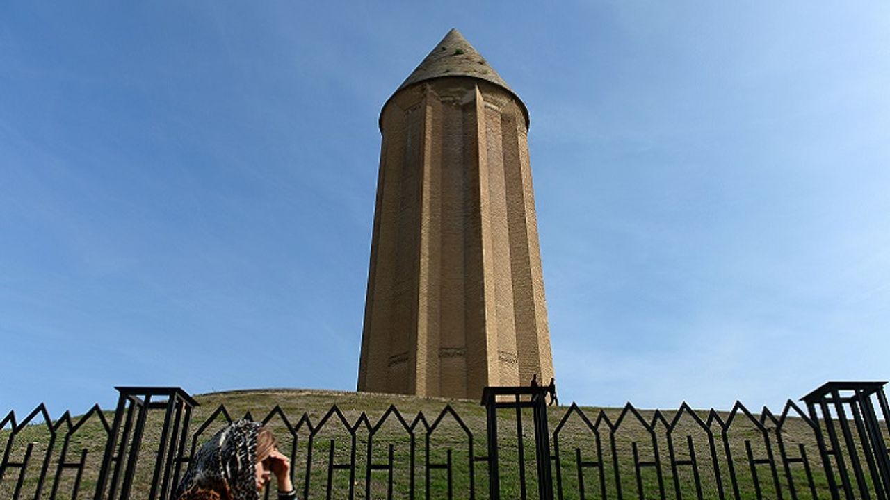 Dünyanın en yüksek tuğla yapısı İran’da: Kabus Kümbeti