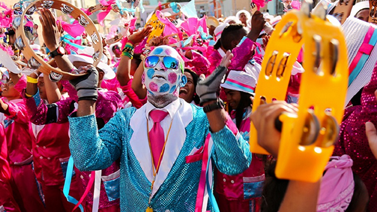 Cape Town’da kölelerin kutladığı yılbaşı “Kaapse Klopse”