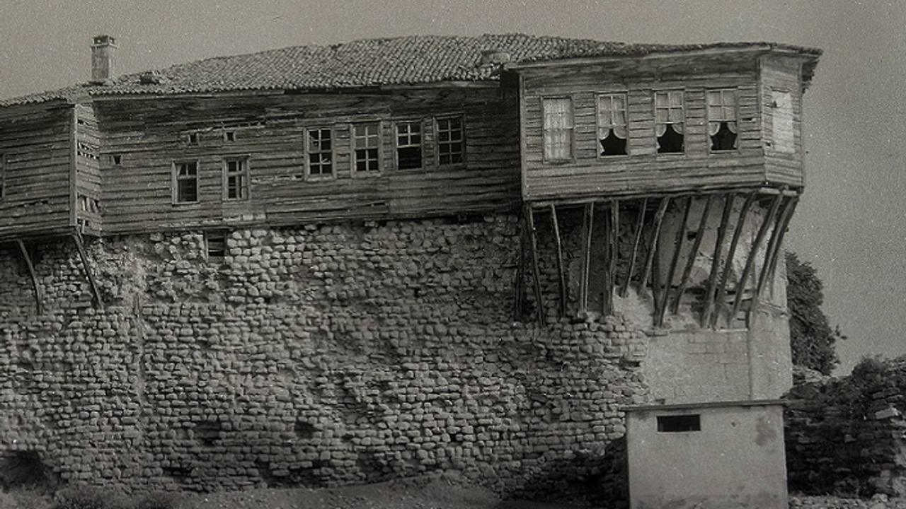Rize Araştırmaları Vakfı’ndan klasik Karadeniz mimarisine dikkat çeken bir sergi