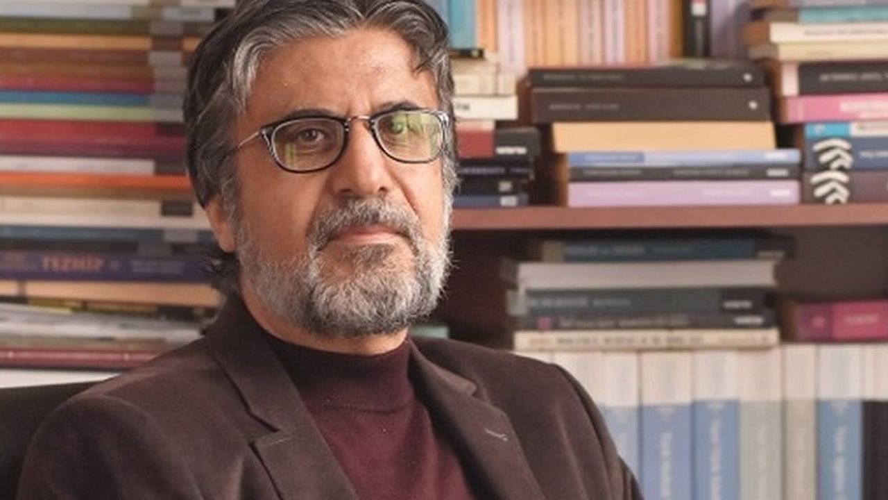 Akif Emre’ye göre erguvan fani güzelliğin simgesi