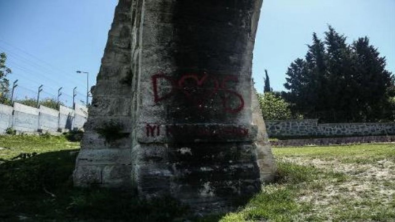 Mimar Sinan tarafından yapılan su kemerinin dibinde ateş yakıldı