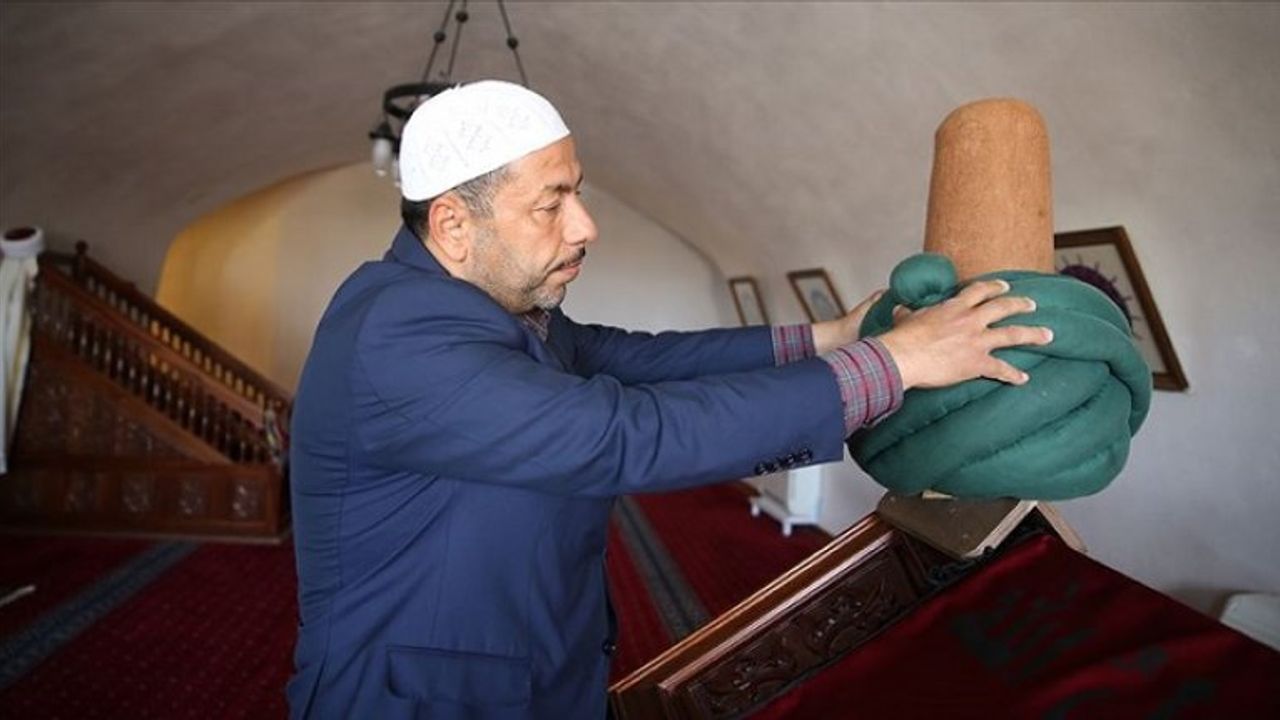 Padişah fermanıyla 4 kuşaktır türbedarlık yapıyorlar