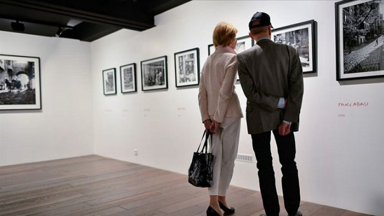 Paris'te Ara Güler sergisi açıldı