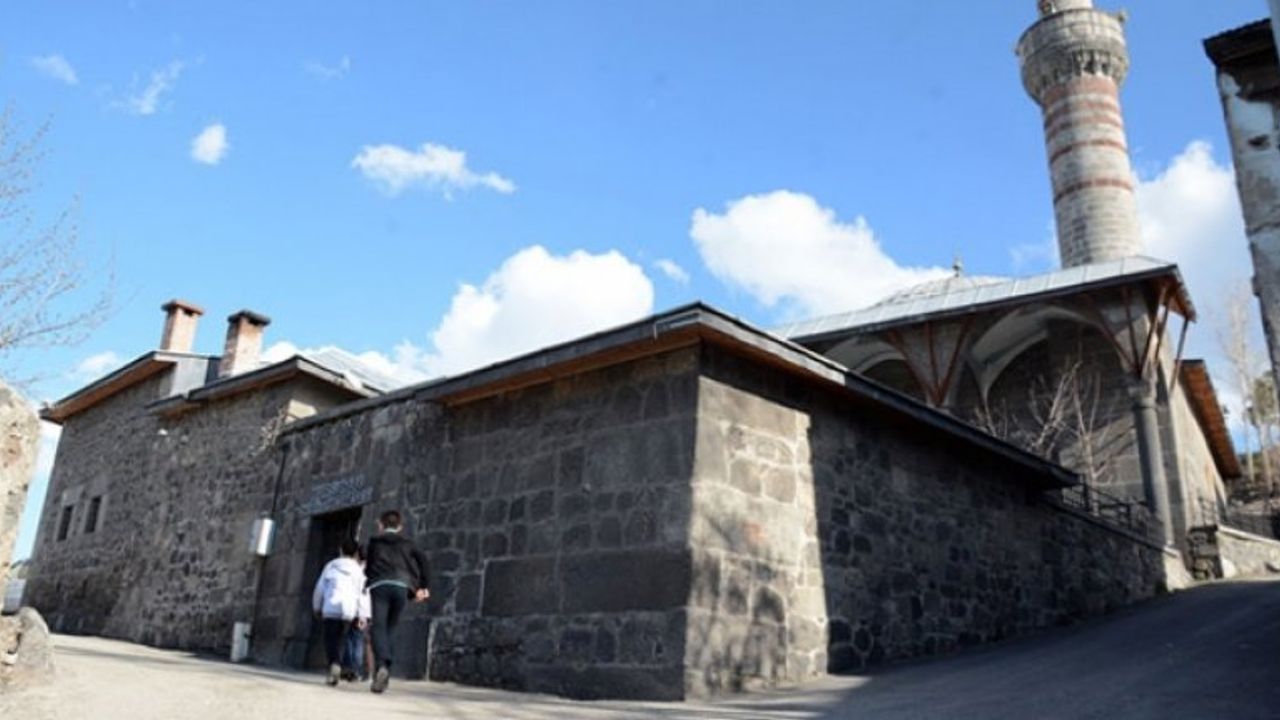 Tarihi medresenin asırlardır süren ilim serüveni