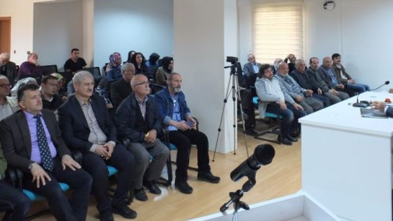 TYB Konya'da; “Fizikte Paradigma Değişiminin Bilim Felsefesine Etkileri” Konuşuldu