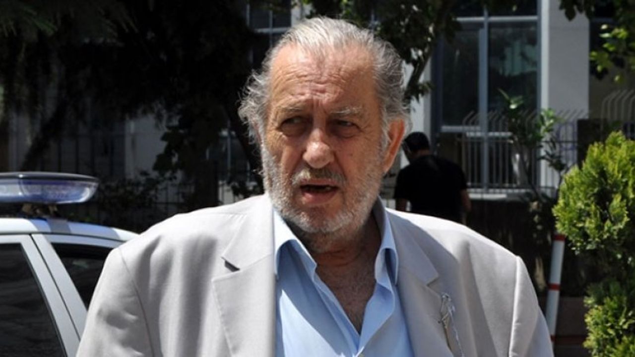 Üstat Kadir Mısıroğlu emanetini teslim etti