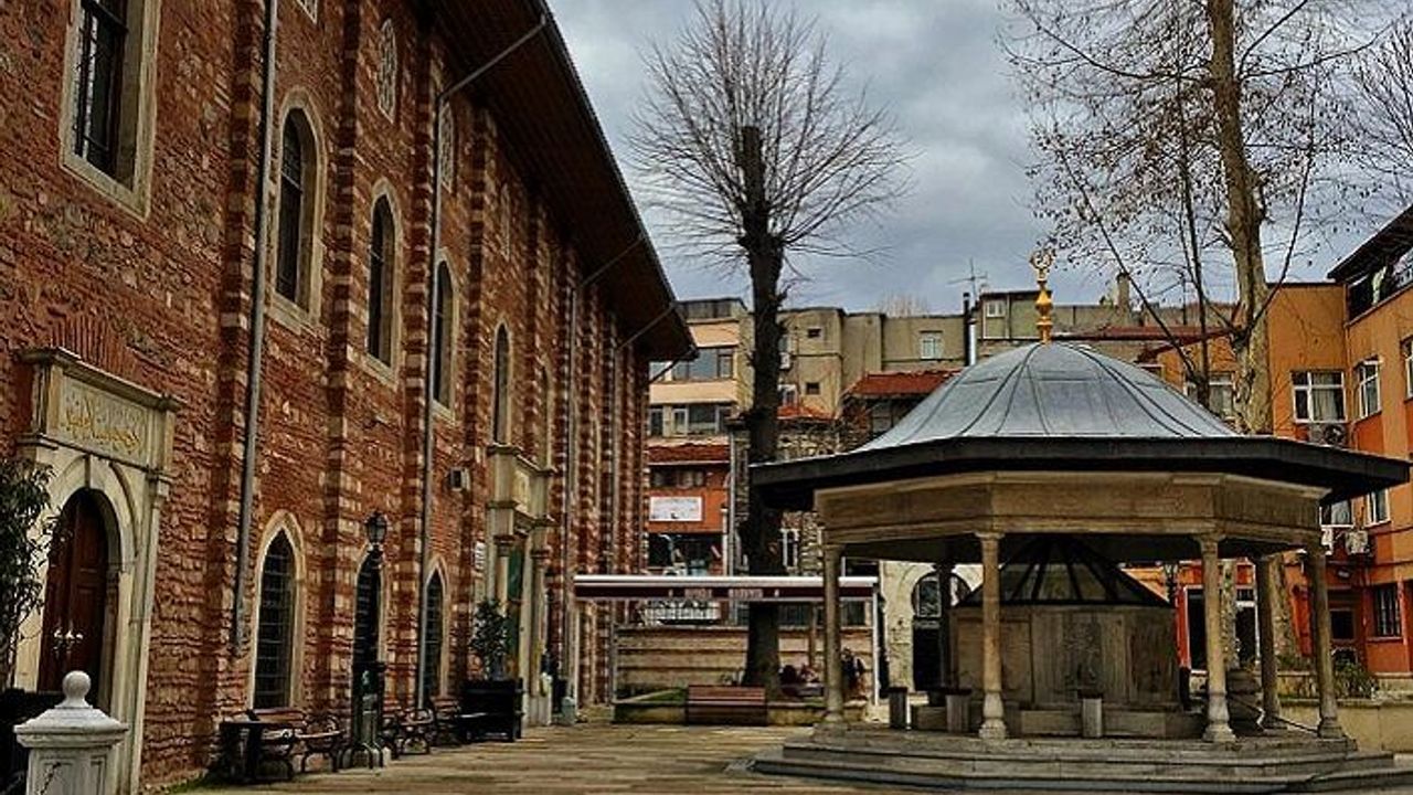 1302 yıllık kadim Arap Camii etrafında dönen entrikalar