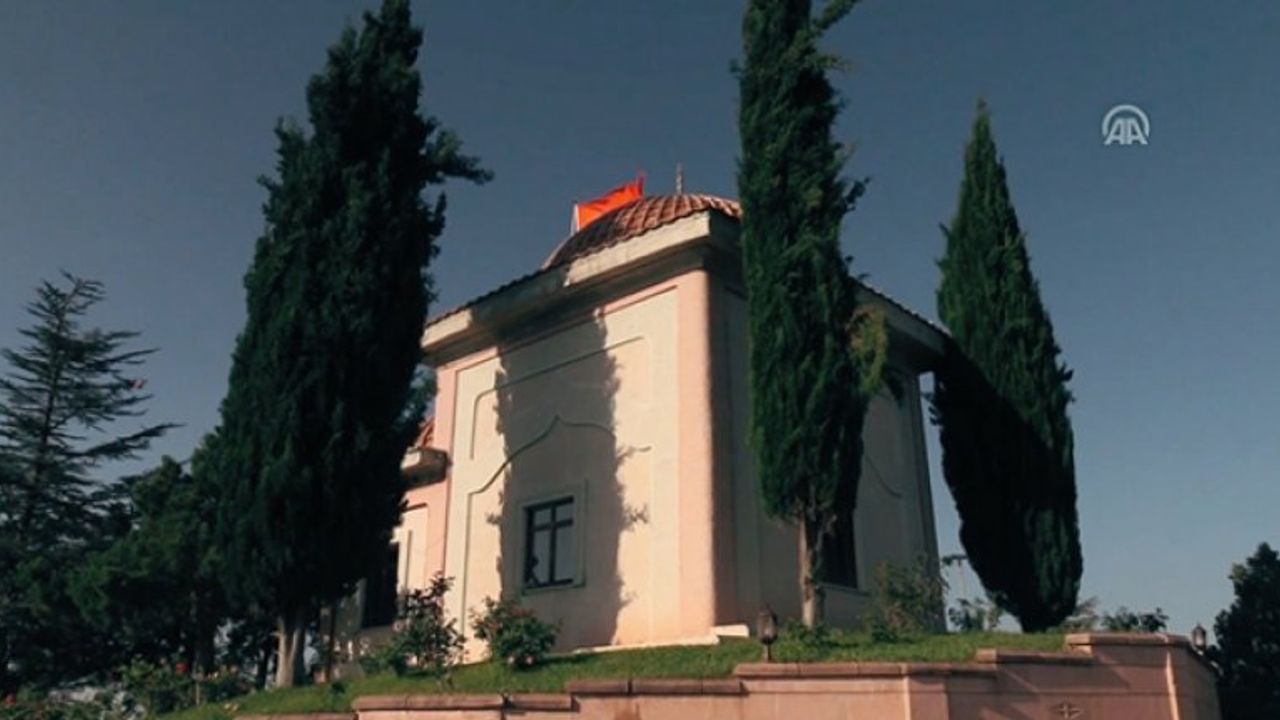 Bilecik'te Dursun Fakih Türbesi'ne ziyaretçi ilgisi