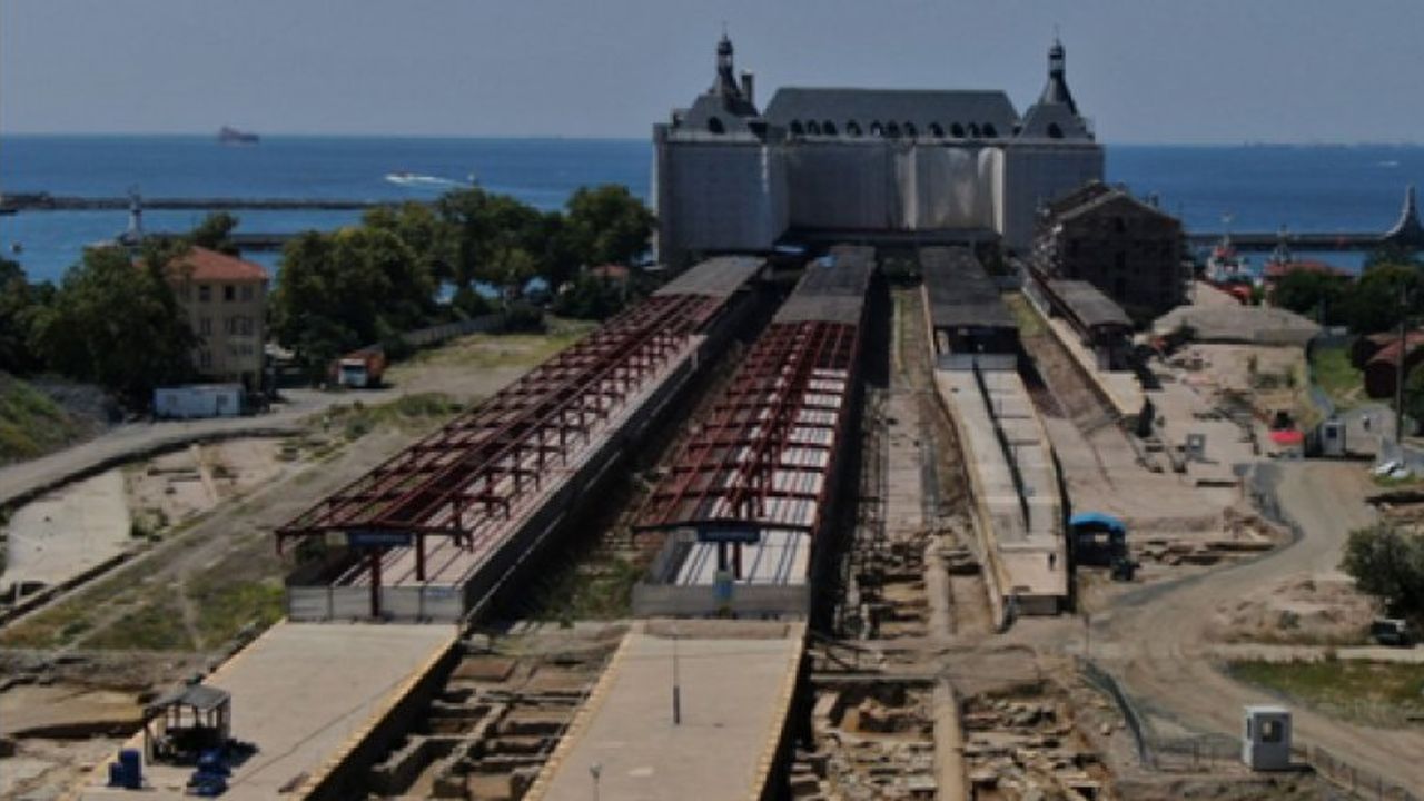 Haydarpaşa Garı’nda arkeolojik kazılar devam ediyor