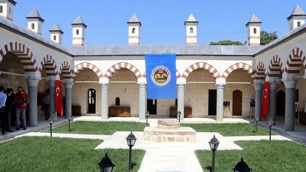 Restorasyonu tamamlanan Fatih'in eğitim gördüğü medrese açıldı