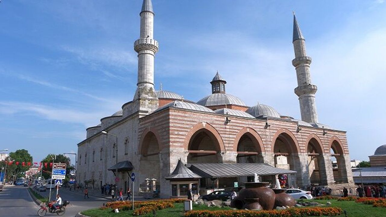 Edirne'de Eski Cami'nin verdiği huzur başka
