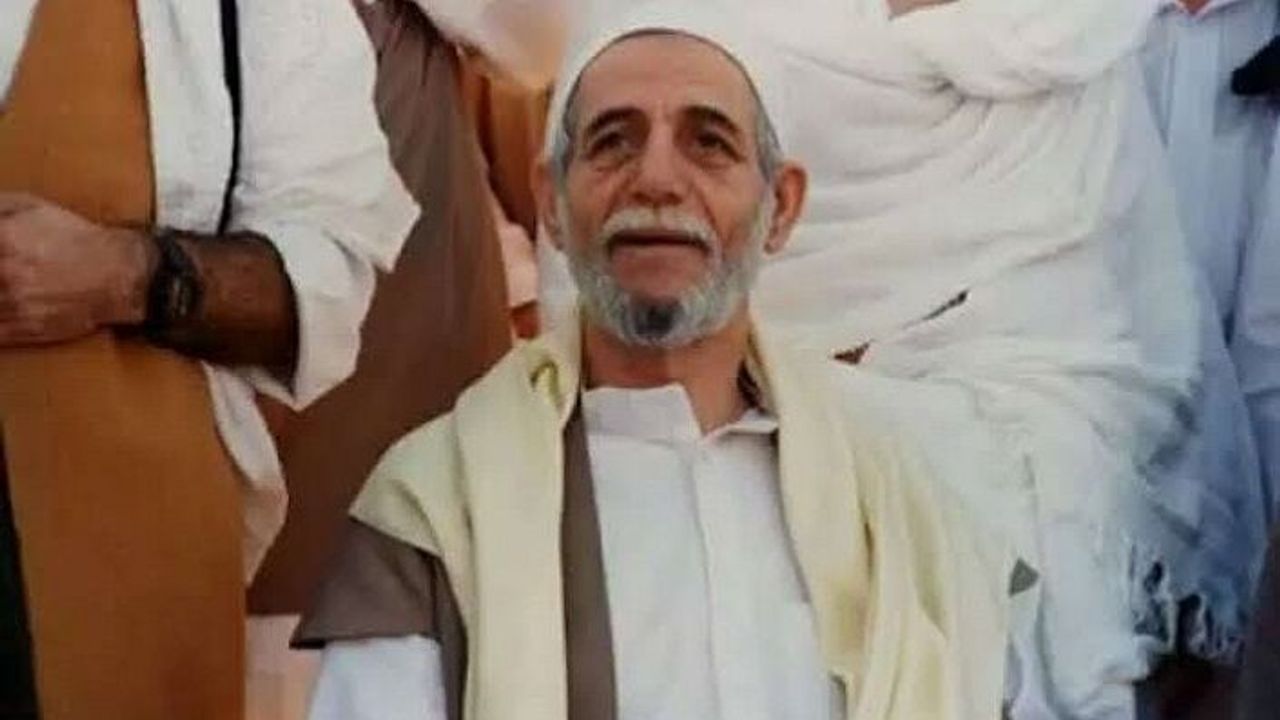Ez sohbet-i dervişân bûy-i Muhammed âmed