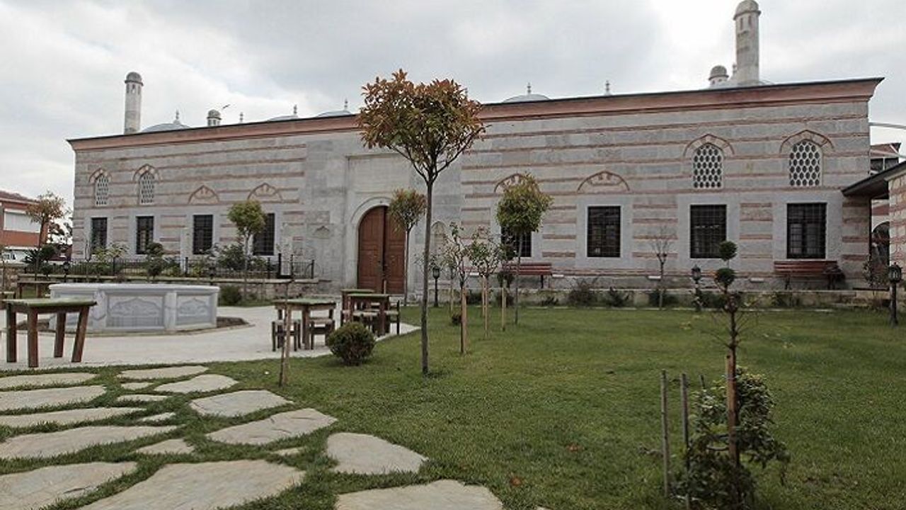 Hafızlar yetişiyor şimdi bu tekkeden