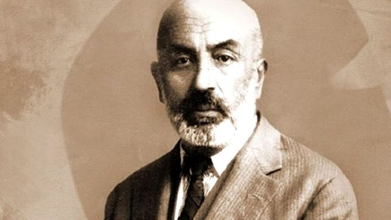 Akif’in cenazesinde ‘devlet’ yoktu lakin ‘millet’ oradaydı