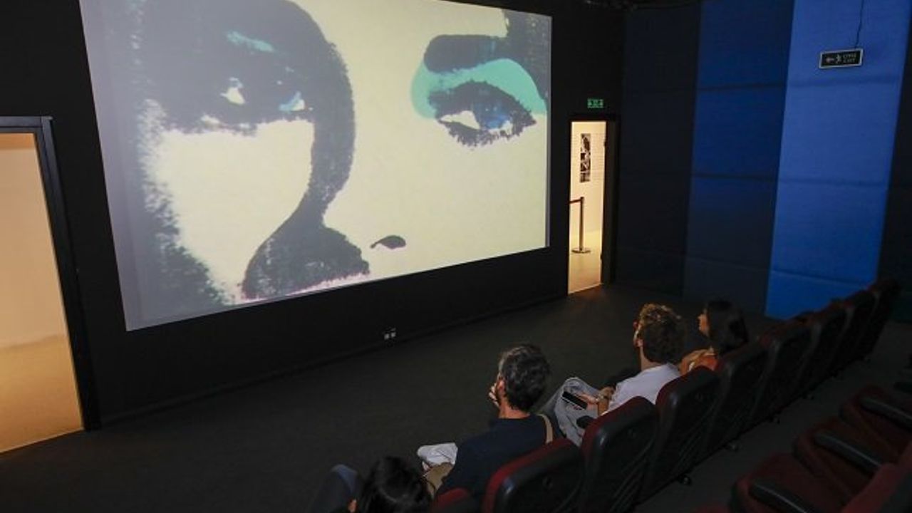 Andy Warhol Sergisinde McArt Talk Series
