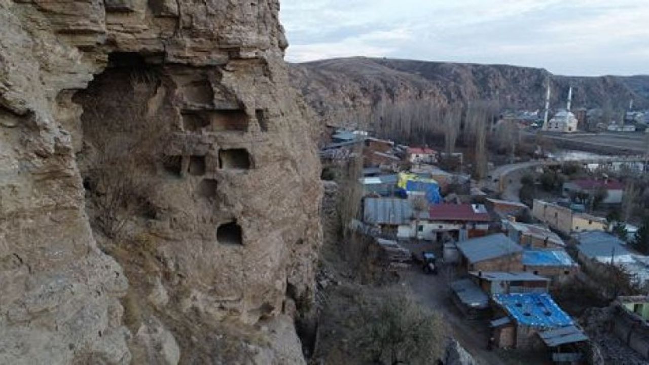 Tödürge Kaya Mağaraları turizme kazandırılmayı bekliyor
