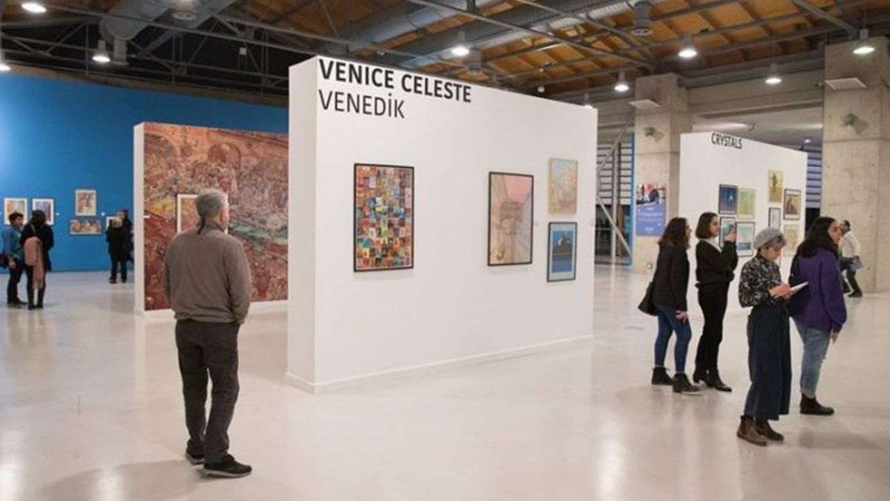 Fransız çizgi roman sanatçısı Moebius ile Enki Bilal'in eserleri başkentte sergileniyor