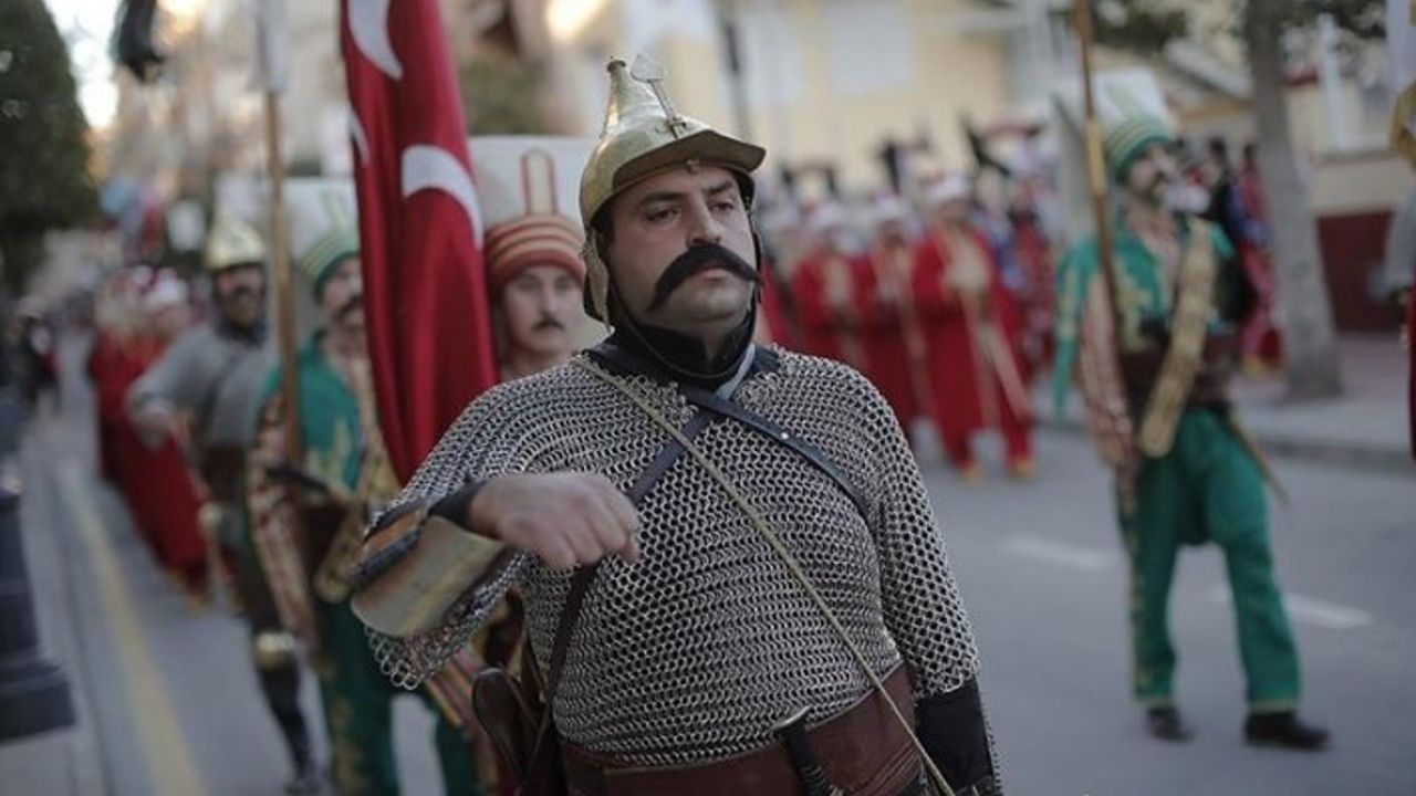 Mehteran Birliği ilk kez yürüdüğü İspanya'da herkesi etkiledi