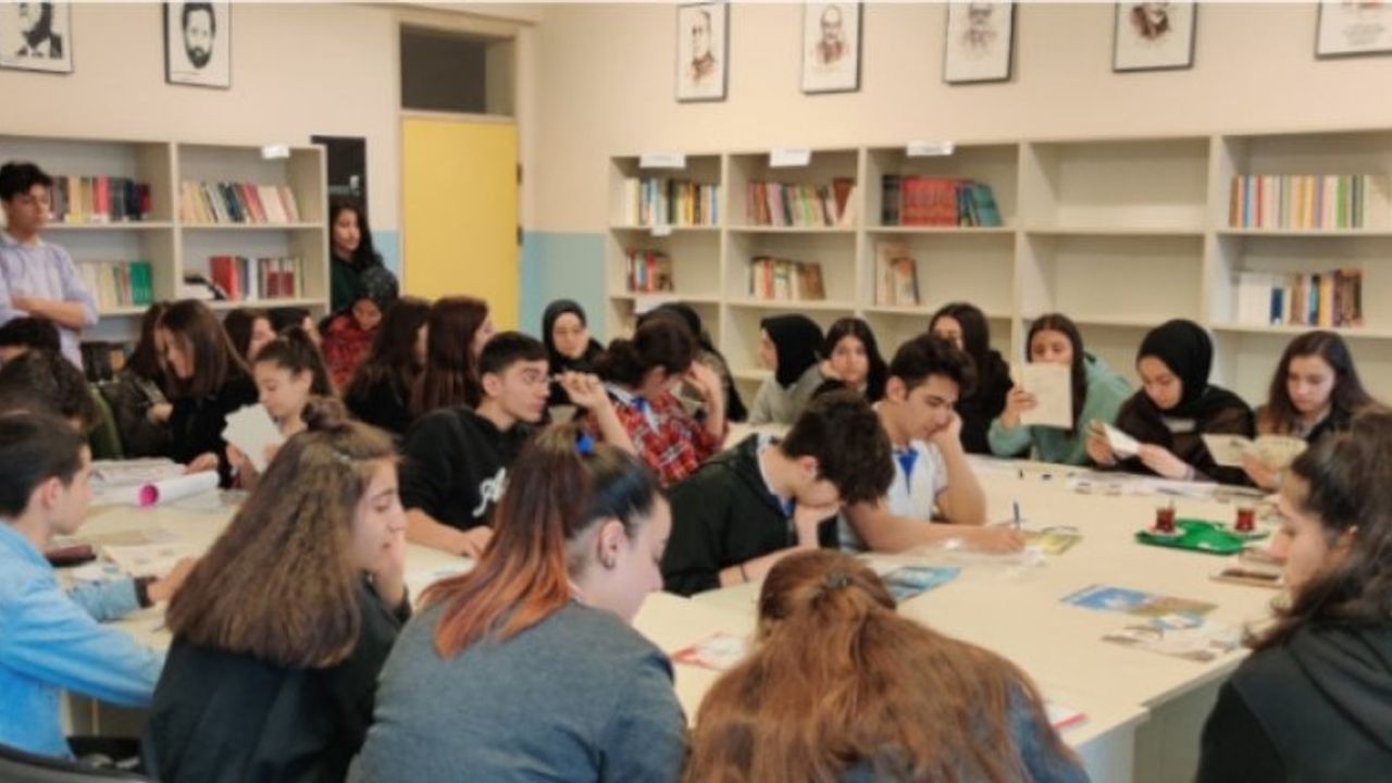 Dergicilik Okulu çalışmalarına online devam ediyor