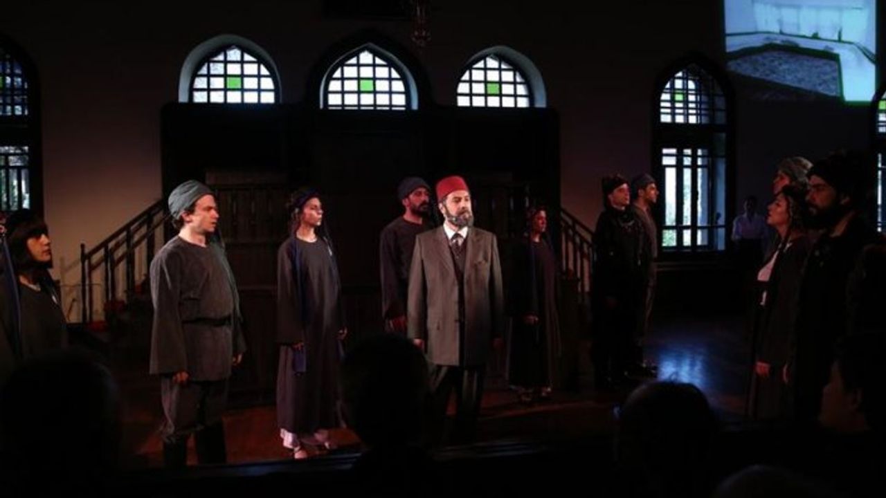 Devlet Tiyatroları İstiklal Şairi'ni 'Mehmet Akif' oyunuyla andı