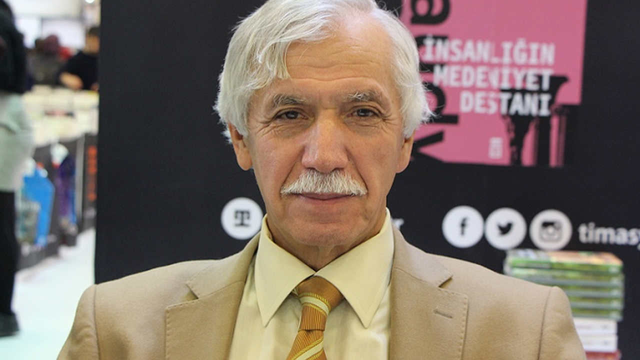 Dursun Gürlek: "Bayezid Devlet Kütüphanesi’nin alim müdürleri"