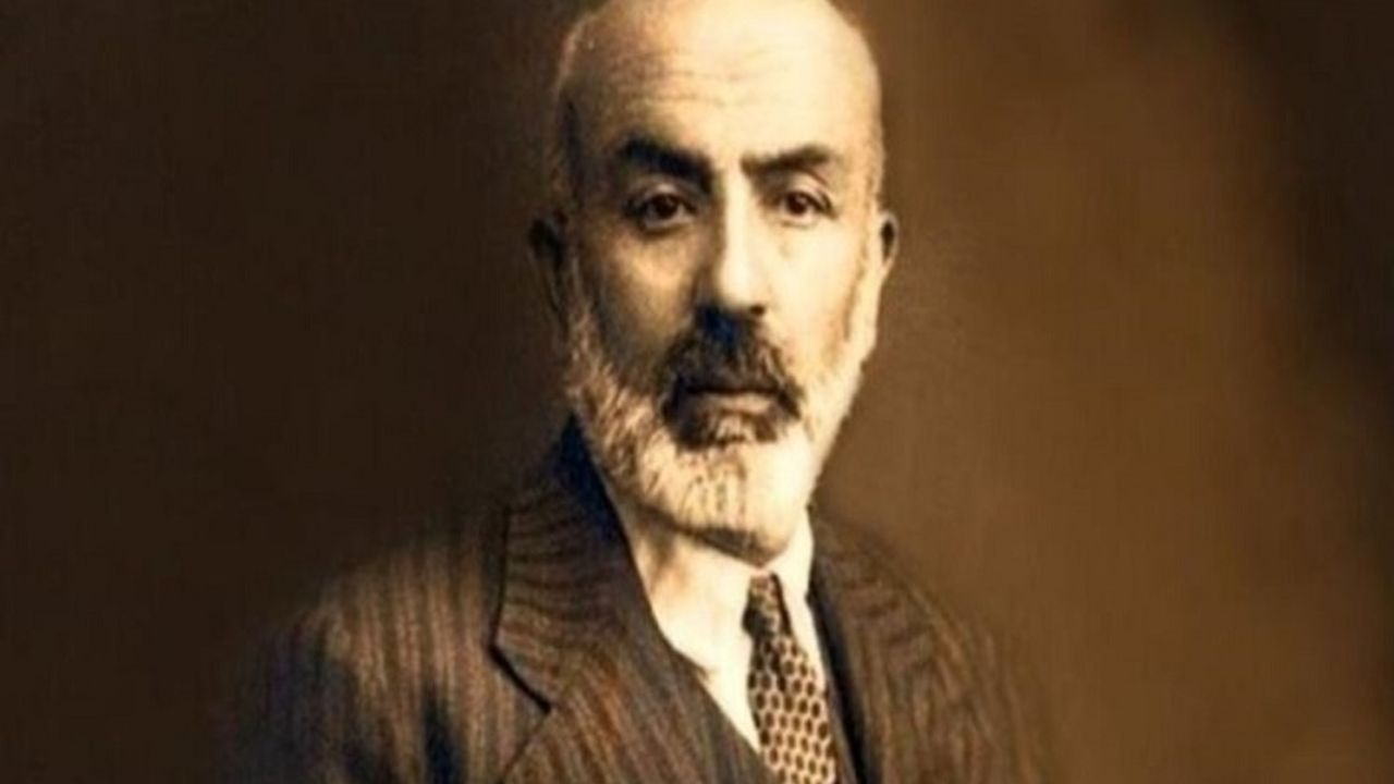 Geçmişten bugüne Mehmet Akif’i anlatan eserler