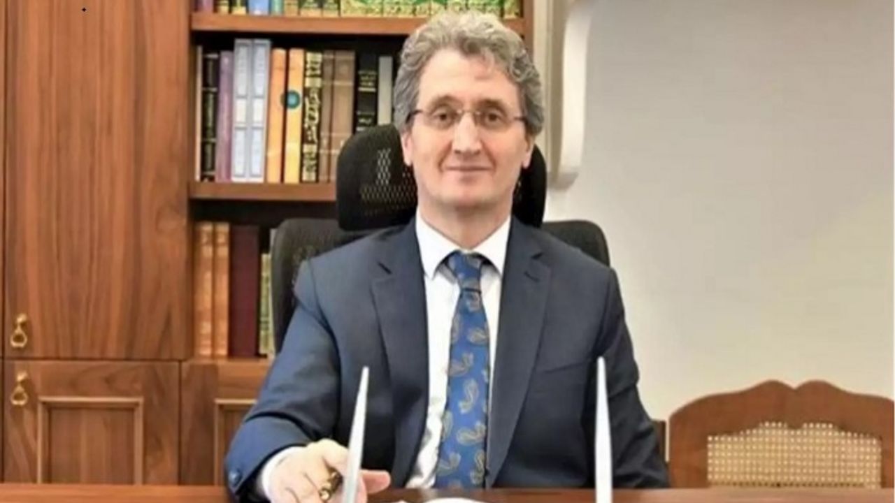 Osman Egin: Zamanı da mekânı da şerefli ve değerli kılan insanın davranışlarıdır.
