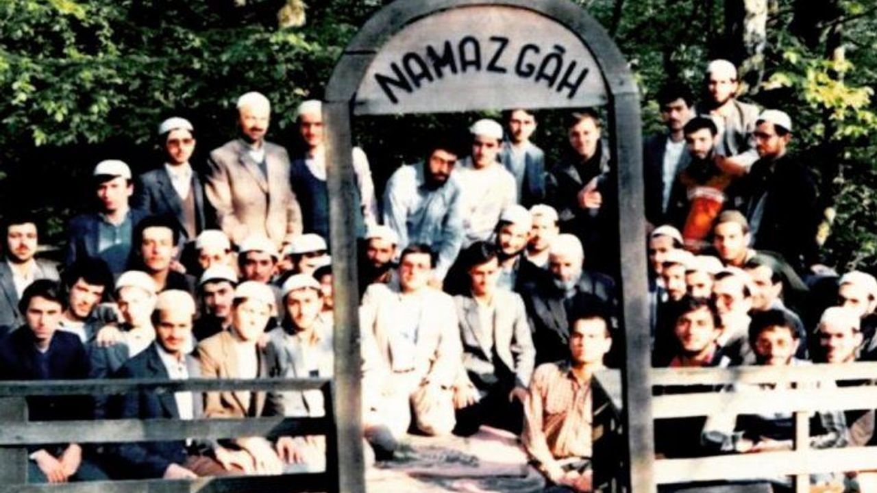 M. Emin Saraç Hoacefendi: "Kardeşler gözünüzü açın!"