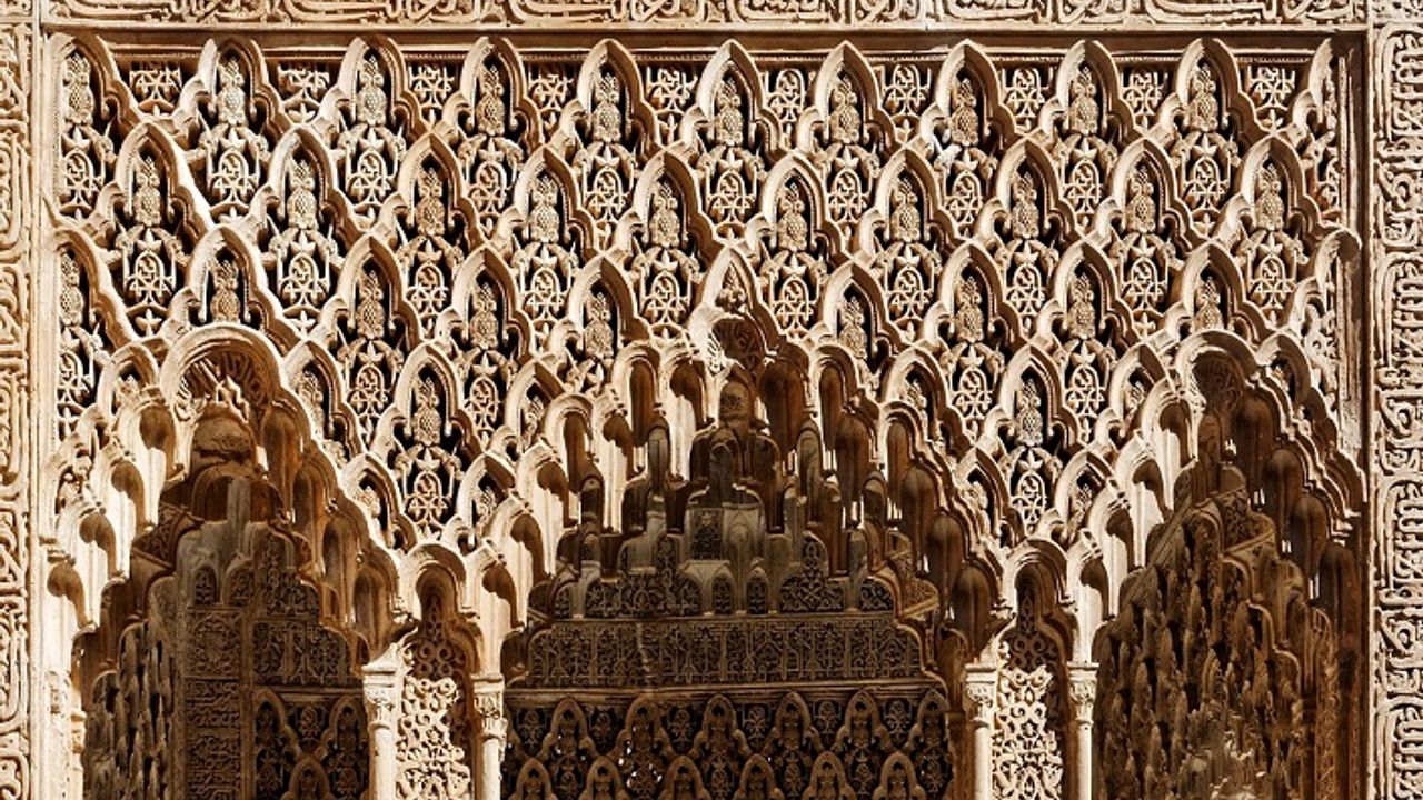 Bir İslâmi sanat formu olarak "Arabesk"