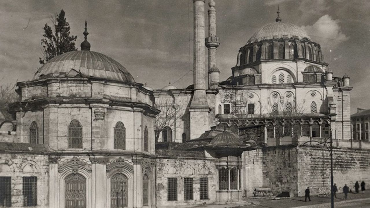 Manevi saltanat sahibi Laleli Baba ve Külliyesi