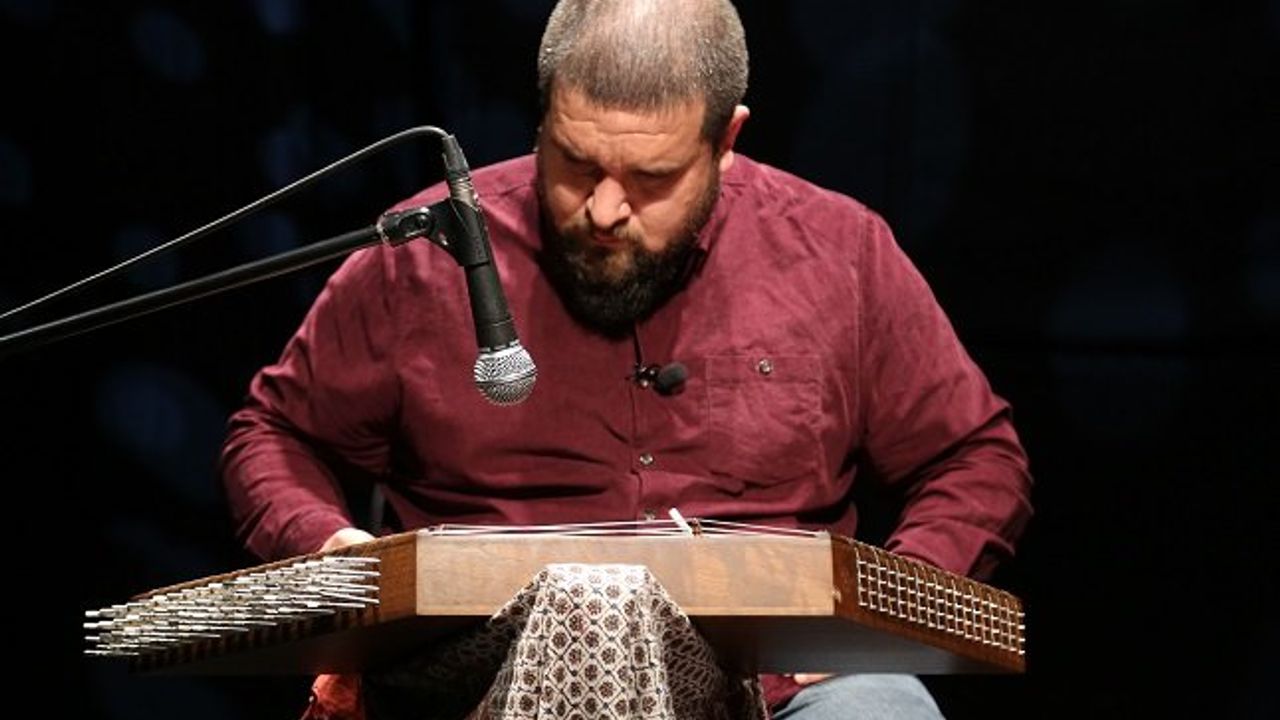 Zeytinburnu Kültür Sanat’a Santurzen Sedat Anar misafir oldu