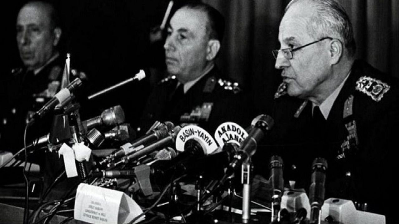 İstiklâl Marşı'nın gölgesine sığınan Kemalist ideolojik söylem