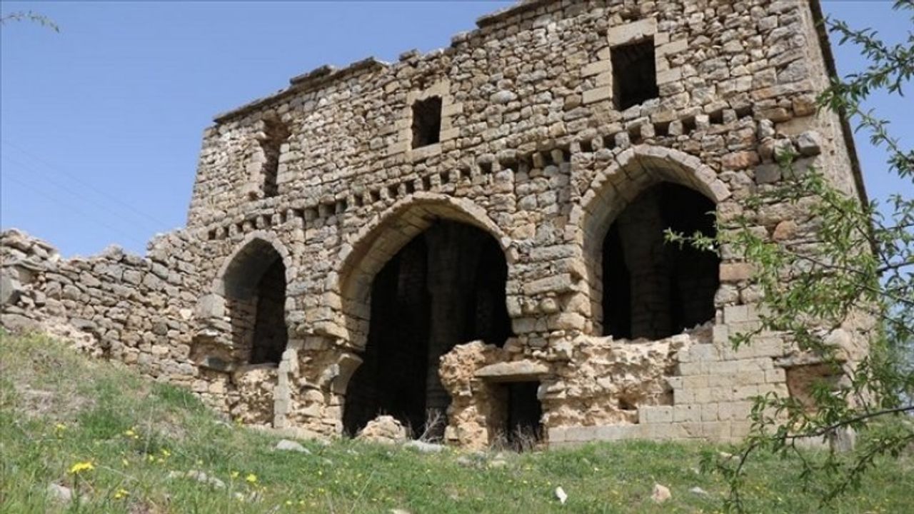 Diyarbakır'daki Meryem Ana Manastırı tarihi birikime sahip