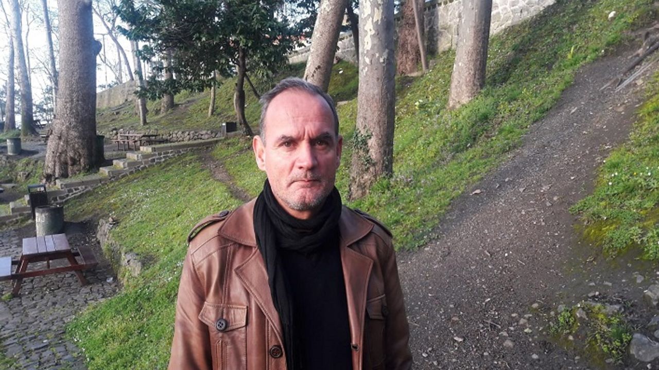 Orhan Tepebaş: “Şiir rahatsız edici olabilmeli, genel geçer kuralları da esnetebilmeli.”