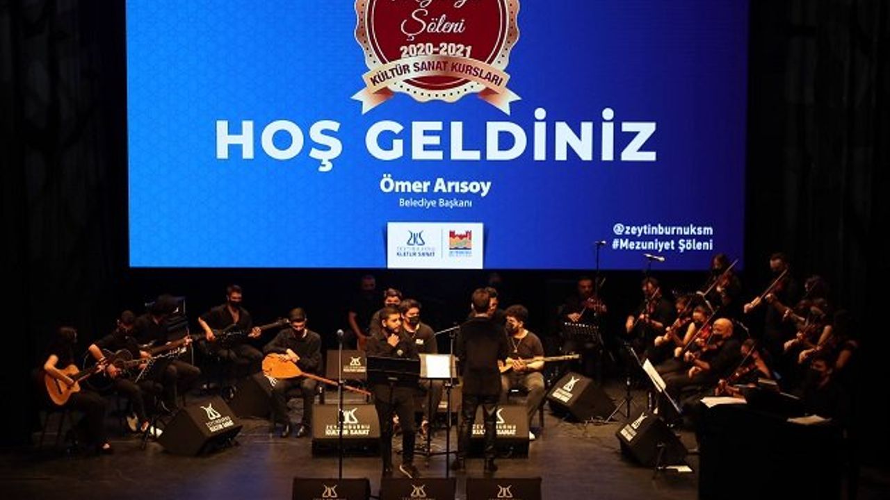 Zeytinburnu Kültür Sanat'ta mezuniyet coşkusu