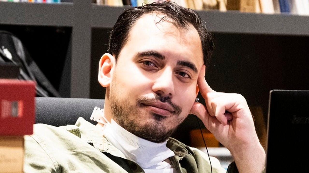 Ahmet Melih Karauğuz: “Çocuklara dijital dünya ormanındaki kurtları tanıtmaya çalışırken keyifli bir macera da sunmak istiyorum.”