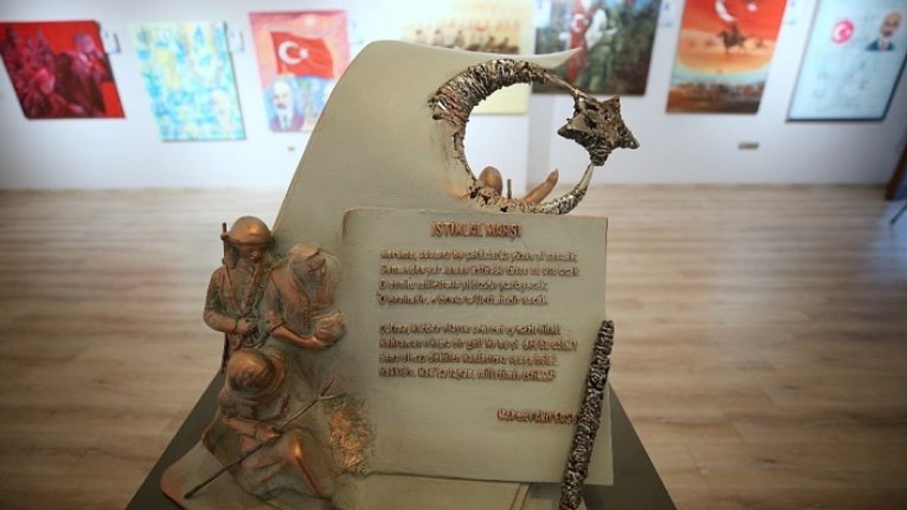 Cumhuriyet'in 98. yılında ressamlar İstiklal Marşı'nı tuvalde anlattı