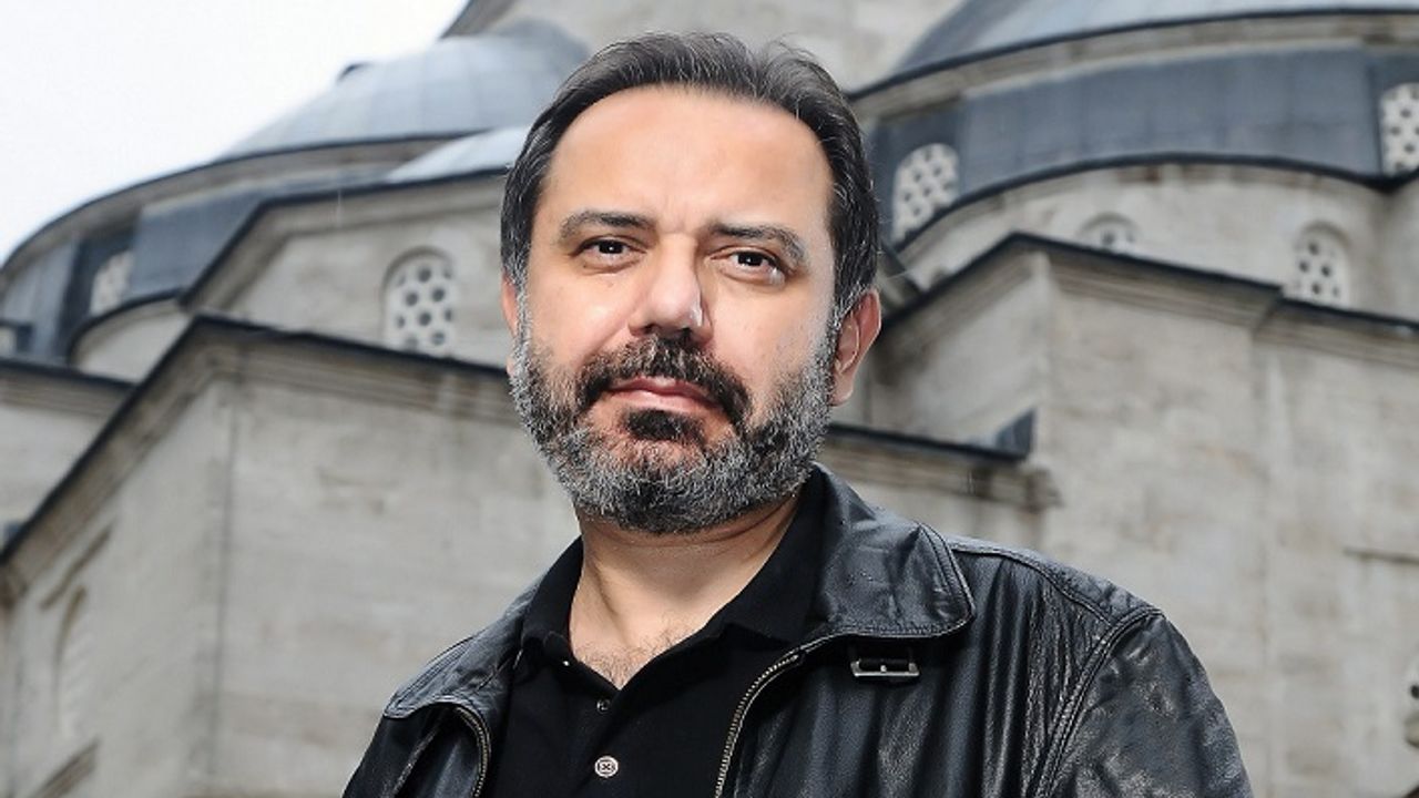 Ahmet Murat: “Şiirin ölçütü, kanıtı, yöntemi, mecrası şairdir."
