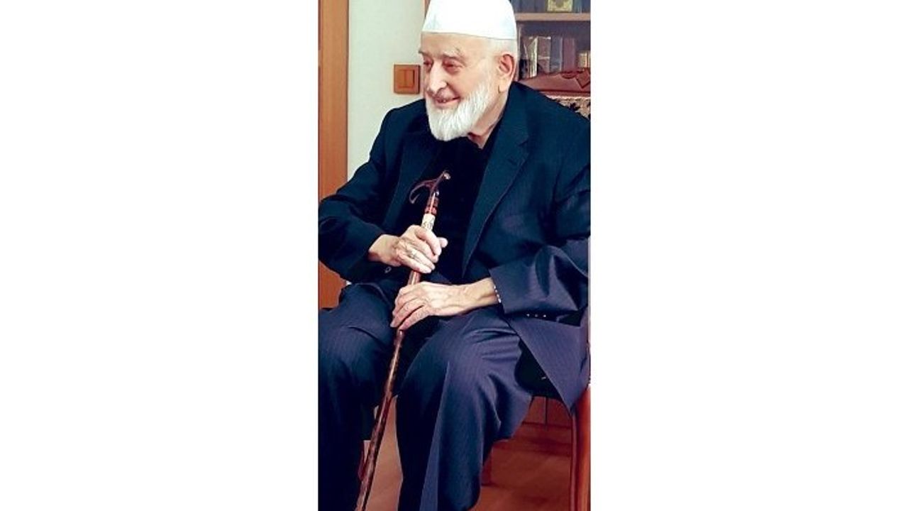 Fatih Camii'nde bir ilim murâbıtı: M. Emin Saraç Hocaefendi