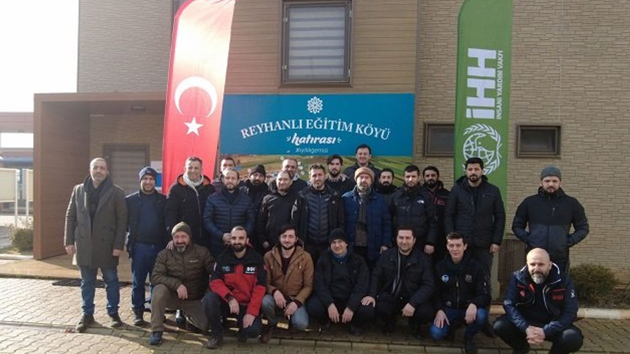 Gazeteciler, iyilik nöbeti için Suriye’ye gittiler