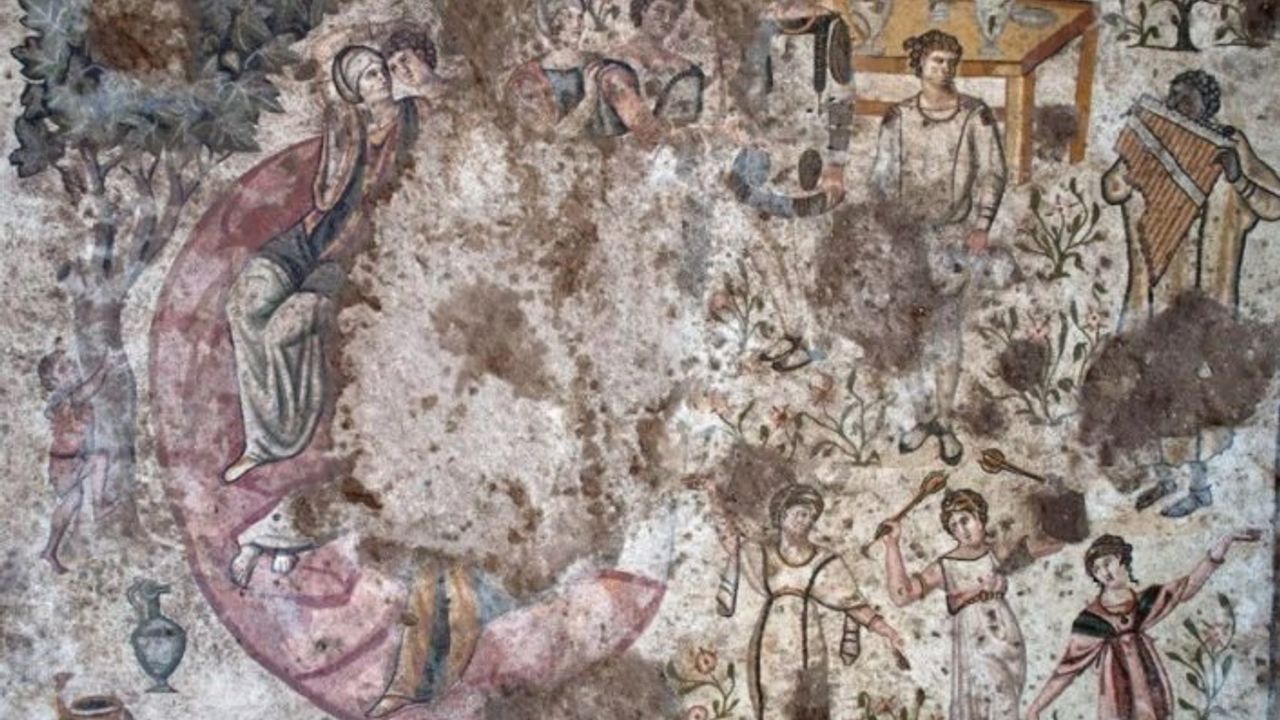 Germanicia Antik Kenti'ndeki kazılarda, 1500 yıllık açık hava şölenini anlatan mozaik bulundu