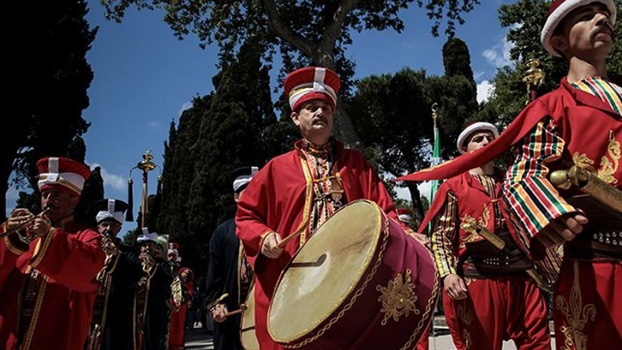 Mehteran Birliği Topkapı Sarayı'nda konser verdi