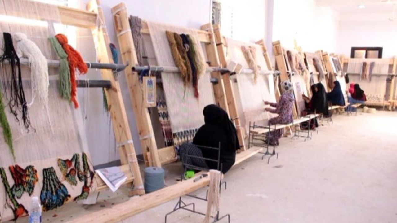 Mısır’da yüzlerce yıllık el yapımı kilim geleneği sürüyor