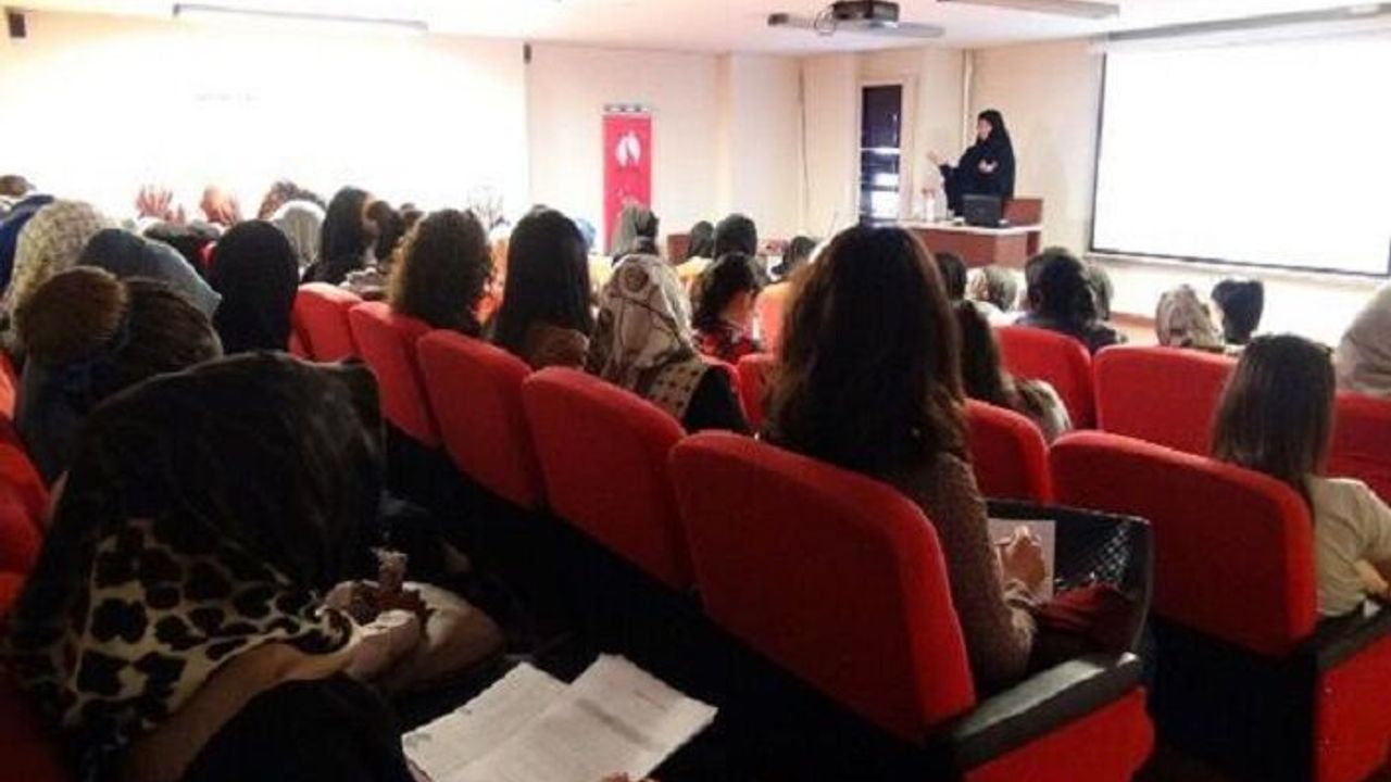 Reyhan Özyağlı: 'Hikmetli olmanın merkezinde şükürlü olmak vardır'