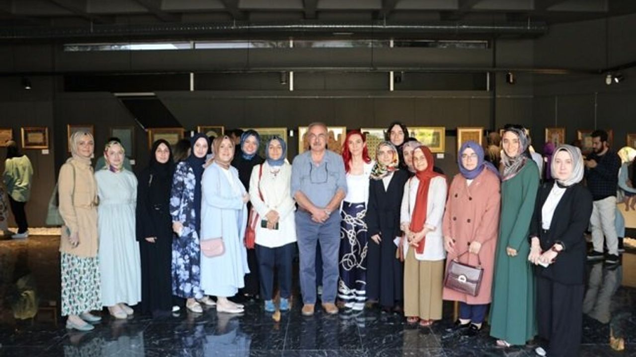 Yunus Emre temalı ebru sergisi Albaraka Sanat Galerisi’nde açıldı
