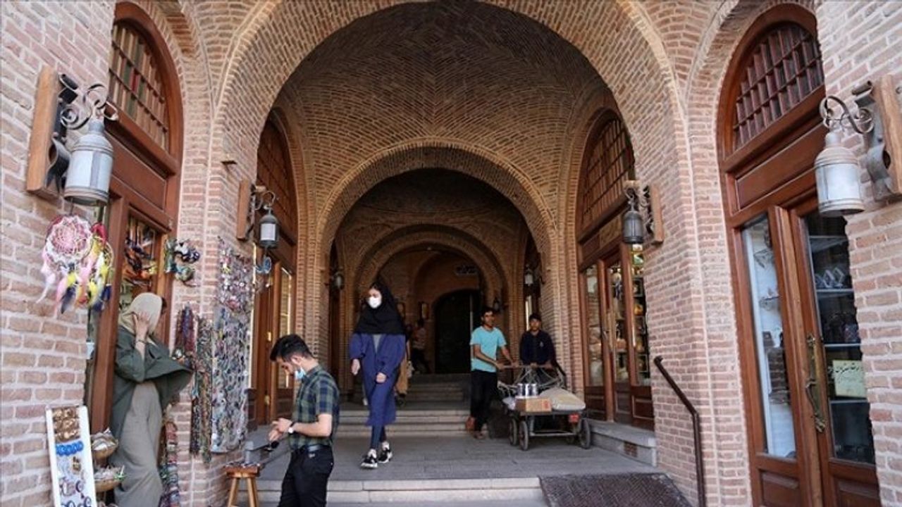 İran’daki Sad el-Saltaneh Kervansarayı ziyaretçilerini tarihi yolculuğa çıkarıyor
